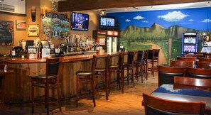 Bar (on property) - Comfort Inn & Suites (Livingston)