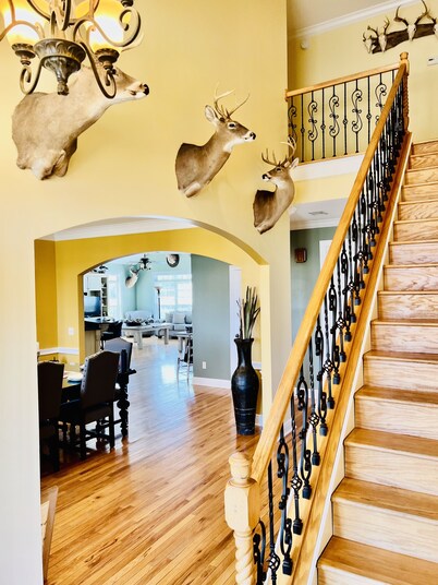 Covey Point offers a cozy space for 12 w/ a game room & an outdoor living area! 