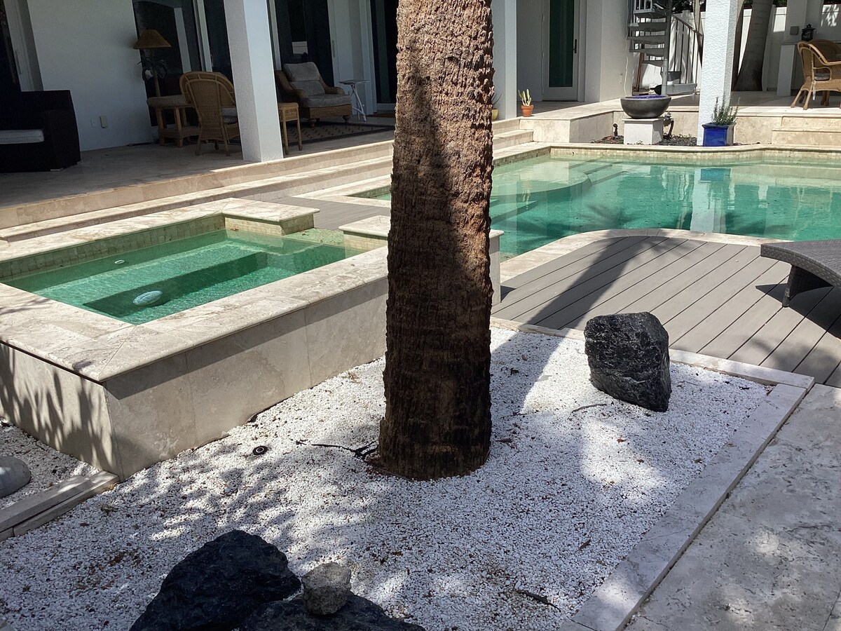 Photo 27 of Old Naples House 1 1/2 Blocks to Beach on 2nd Ave N