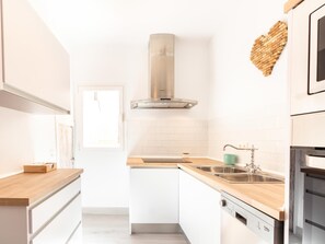 Fridge, microwave, oven, dishwasher