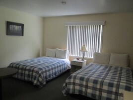 Quadruple Room | Premium bedding, down comforters, soundproofing, free WiFi
