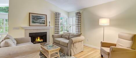 Télévision, cheminée