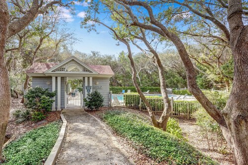 3/2 Private Home, Steps from the Ocean! 5017 Summer Beach, Amelia Island