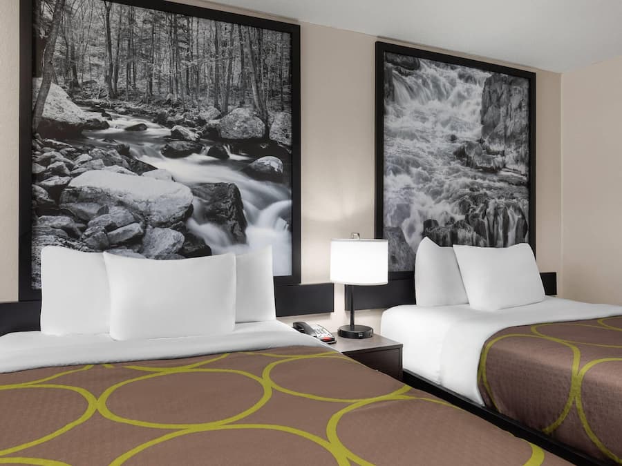 Habitación, 2 camas dobles, no fumadores | Escritorio, tabla de planchar con plancha, wifi gratis y ropa de cama