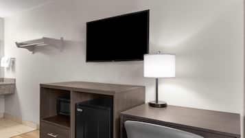 Room, 1 King Bed, Non Smoking | Desk, iron/ironing board, free WiFi, bed sheets