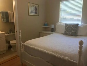 3 室のベッドルーム、デスク、アイロン / アイロン台、WiFi (無料)