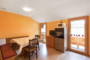 Dining - “Appartamento Legnameir Bait da Rez” with Balconies & Wi-Fi (Livigno)