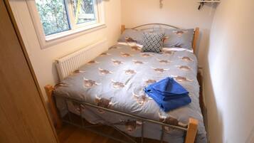 2 bedrooms, WiFi, bed sheets