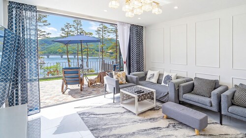 Chungnam Cheongyang Kongmaea Poolvilla