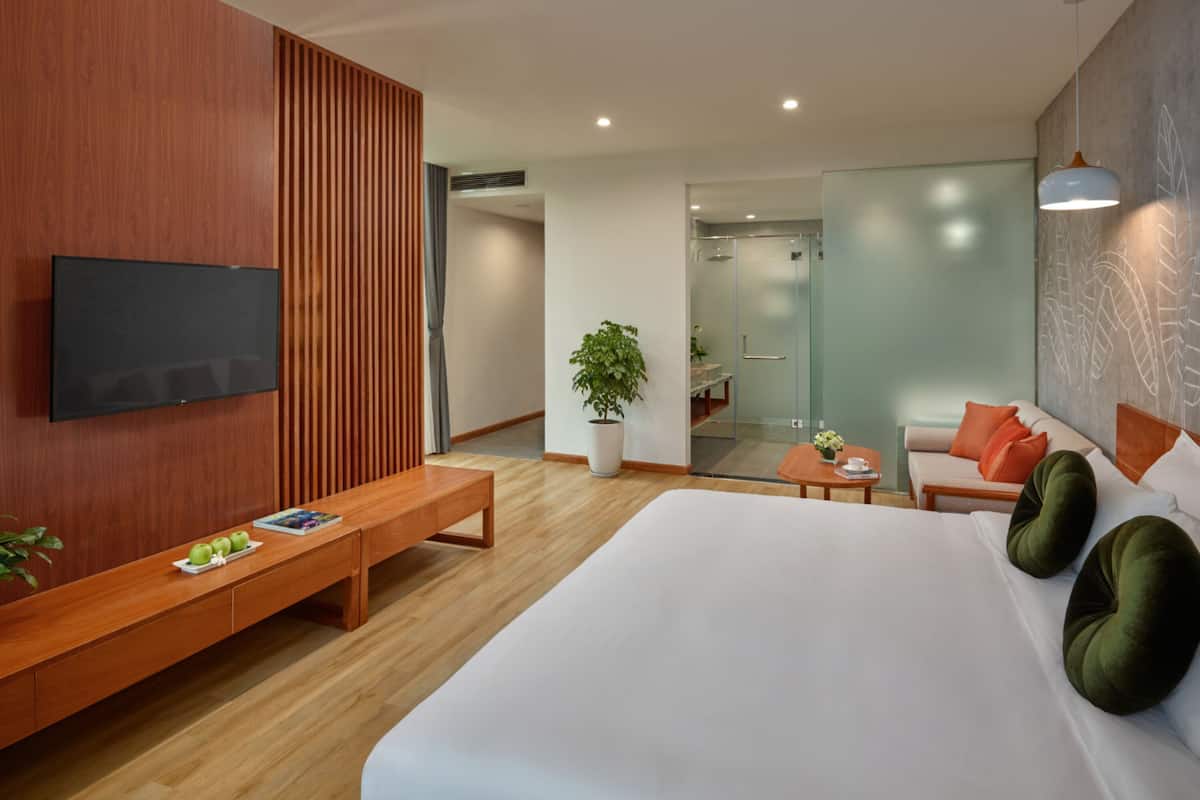 1 kamar tidur, seprai premium, minibar, dan brankas