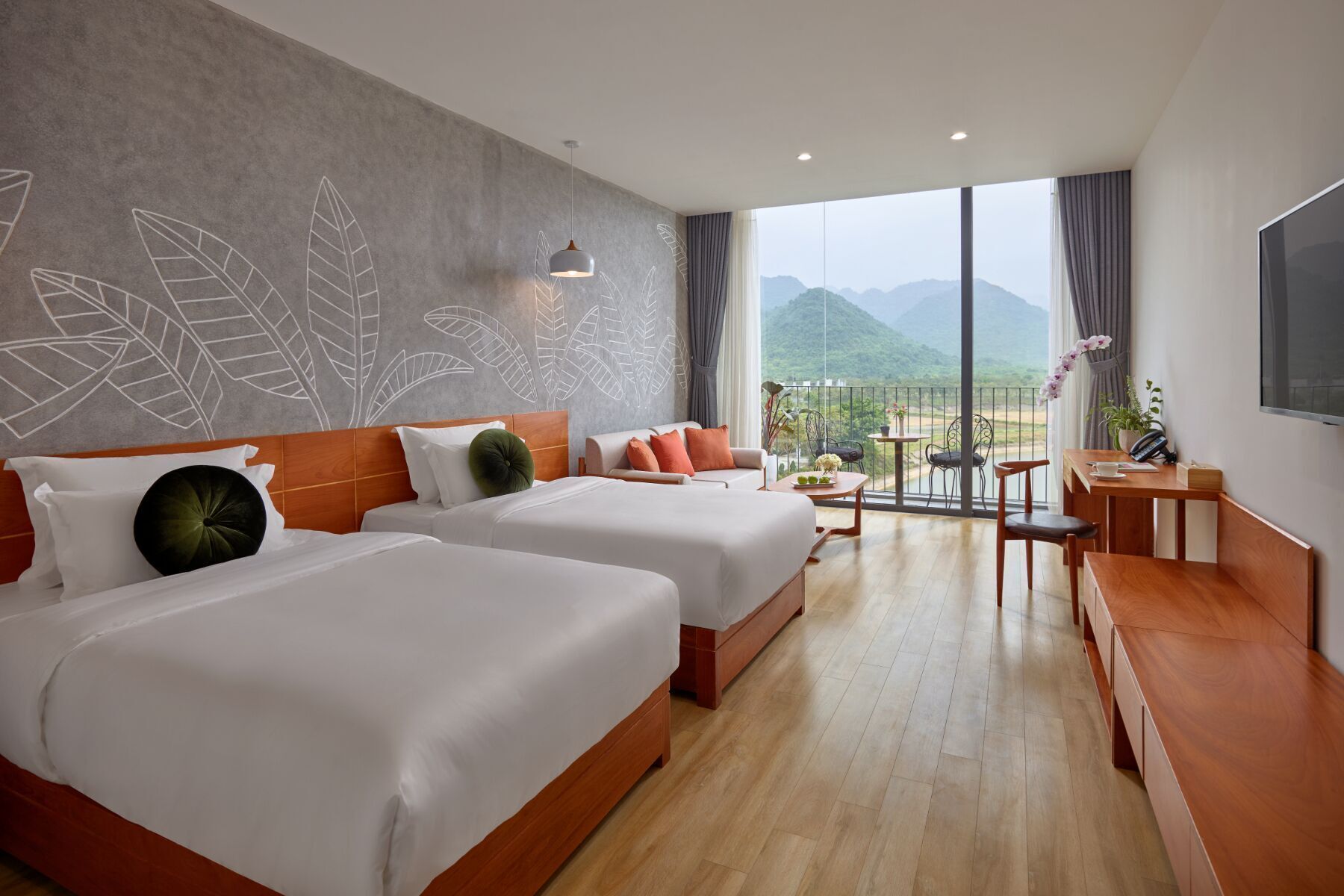 Ropa de cama de alta calidad y minibar 