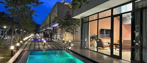 1 bedroom, premium bedding, minibar, in-room safe