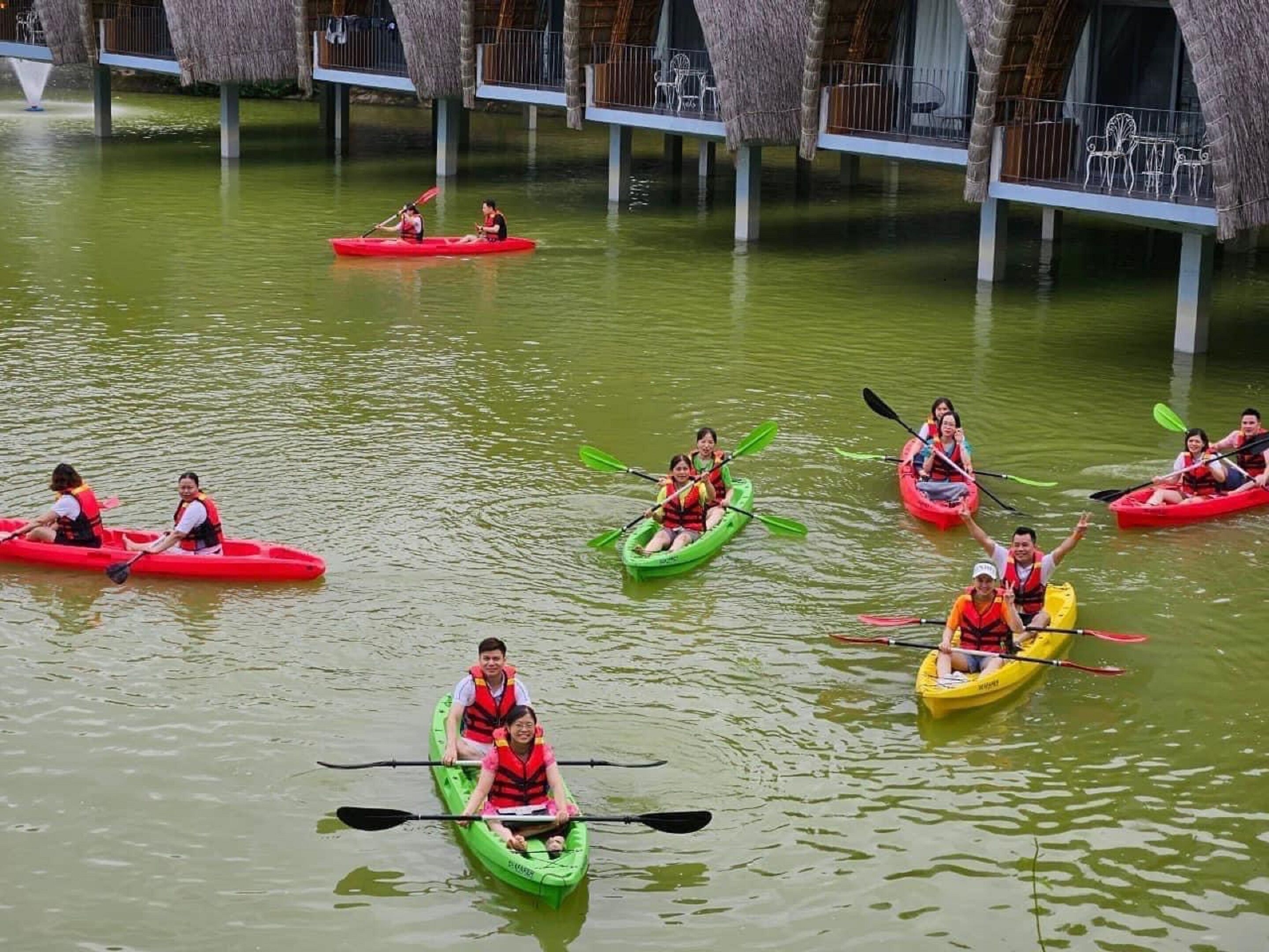 Chèo thuyền kayak