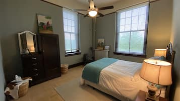 Basic Room, 1 Queen Bed, Garden View | Iron/ironing board, free WiFi