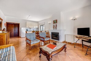 Living area - Apartment 'Casa Atlântico nº1' close to the Sea with Shared Pool & Wi-Fi (Lagos)