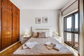 1 bedroom, iron/ironing board, free WiFi, bed sheets - Apartment 'Casa Atlântico nº1' close to the Sea with Shared Pool & Wi-Fi (Lagos)