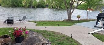 Fox River Retreat #1