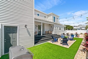 Terrace/patio - Coastal Elegance - Pool, Games Room, beach gear, FREE Golf Cart & Cruiser Bikes! (Destin)