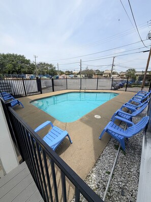 Outdoor pool - Ocean view 2 bedrooms  with a shared pool. 5 (Hampton)