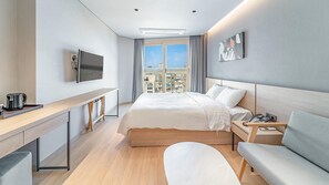 Basic Room, 1 Bedroom (B619 (Ocean view)) | 1 bedroom, free WiFi - Sokcho Tomtom Pension (Sokcho)