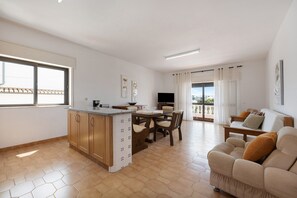 Living area - Apartment 'Casa Atlântico nº4' close to the Sea with Shared Pool & Wi-Fi (Lagos)