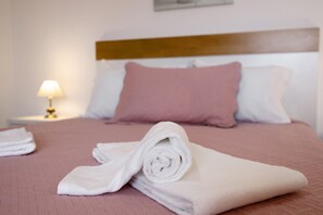 1 bedroom, iron/ironing board, free WiFi, bed sheets - Apartment 'Casa Atlântico nº5' close to the Sea with Shared Pool & Wi-Fi (Lagos)