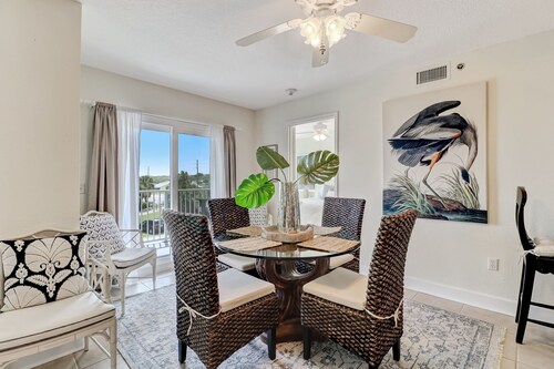 Bright, Airy Oceanview Condo on Amelia Island!