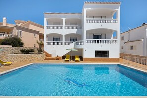 Pool - Apartment 'Casa Atlântico nº6' close to the Sea with Shared Pool & Wi-Fi (Lagos)