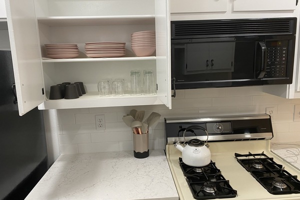 Frigorífic, microones, forn i placa de cuina