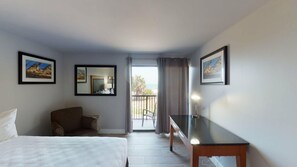 Suite, 1 Bedroom, Ocean View | Living room