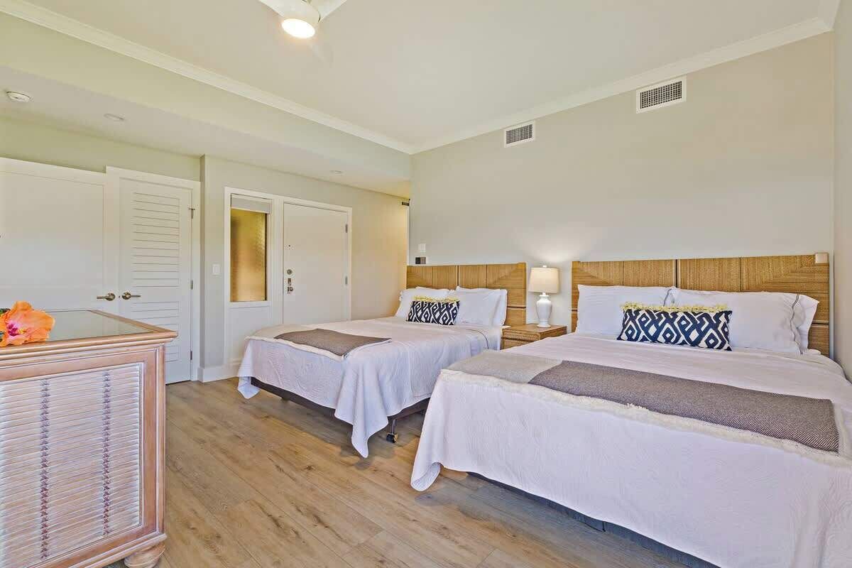 2 bedrooms, desk, iron/ironing board, travel crib