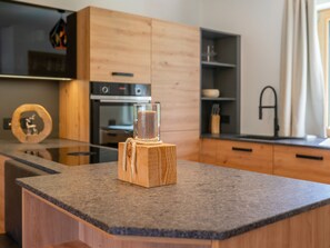 Kühlschrank, Ofen, Herdplatte, Geschirrspüler