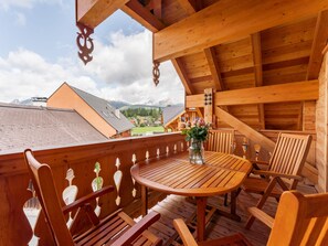 Outdoor dining - First-class penthouse with sauna (Mauterndorf)