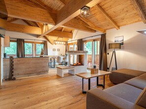 TV - Luxuriously furnished penthouse (Mauterndorf)