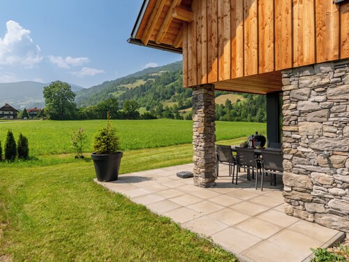 Chalet confortable avec vue sur la piste de ski