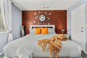 3 habitaciones, escritorio, tabla de planchar con plancha y wifi gratis 