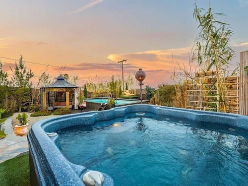 A Desert Oasis w/ Pool and Hot Tub near Park entrance