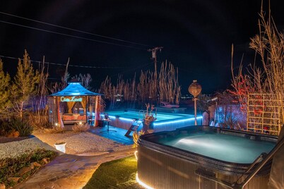 A Desert Oasis w/ Pool and  Hot Tub near Park entrance