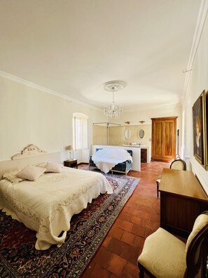 5 Schlafzimmer, Bügeleisen/Bügelbrett, WLAN, Bettwäsche