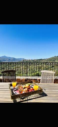 Sumptuous residence in the heart of nature 15 minutes from the beaches