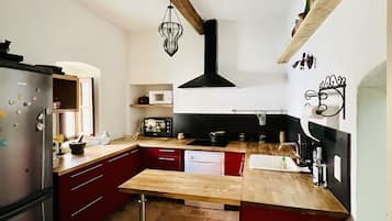 Micro-ondes, four, plaque de cuisson, lave-vaisselle