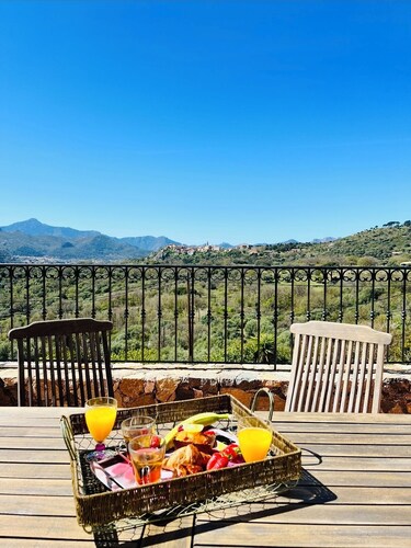 Sumptuous residence in the heart of nature 15 minutes from the beaches