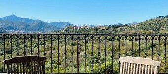 Sumptuous residence in the heart of nature 15 minutes from the beaches