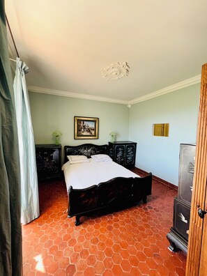 5 Schlafzimmer, Bügeleisen/Bügelbrett, WLAN, Bettwäsche