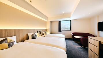 Triple Room, Non Smoking | In-room safe, desk, laptop workspace, blackout drapes