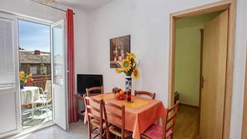 Apartment (Two Bedroom Apartment with Terrace) | Interior