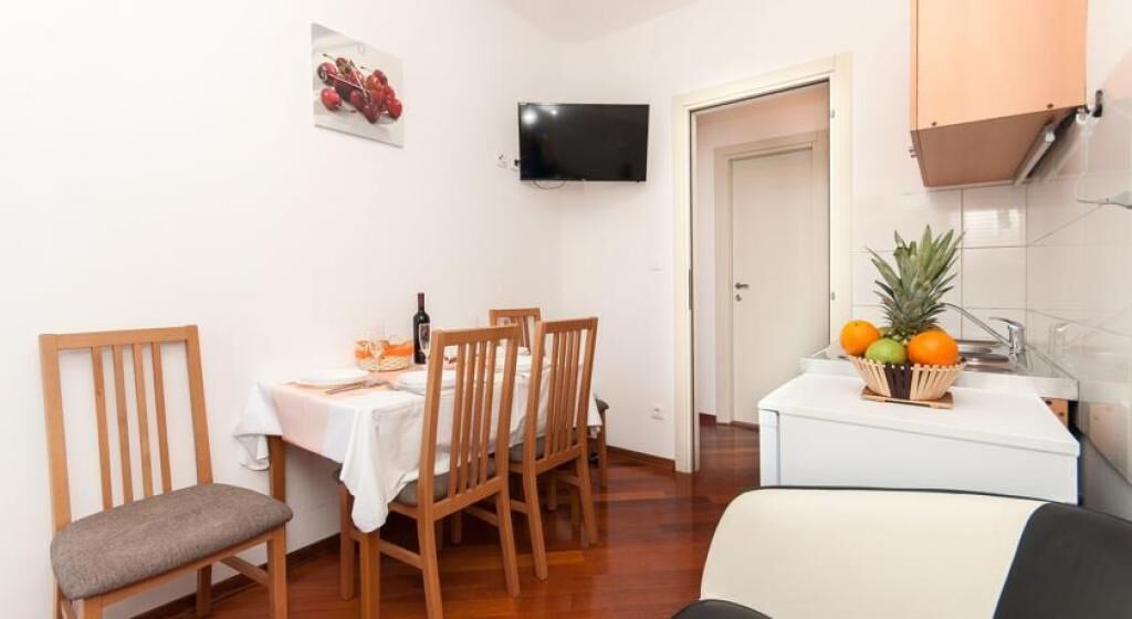 Apartment (Apartments Nikolina (ST)- Two Bedroom) | Dining room
