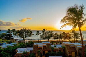 Beach nearby - Luxury condo • 180° Ocean Views • Steps to Beach (Kihei)