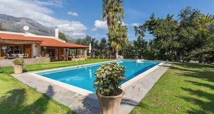 Eretria Retreat Villa:< 90 min from Athens Airport