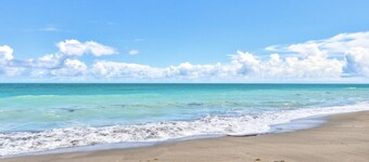 3/2 OCEAN Front Luxury Condo 90 Day Minimum